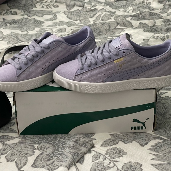 NWB PUMA SUEDE - Picture 2 of 7